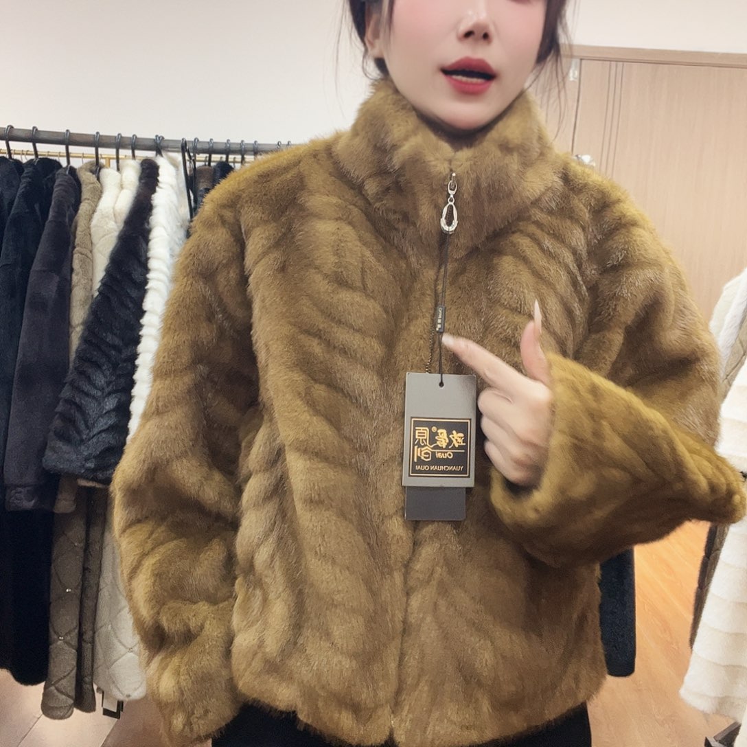 09号皮毛一体外套