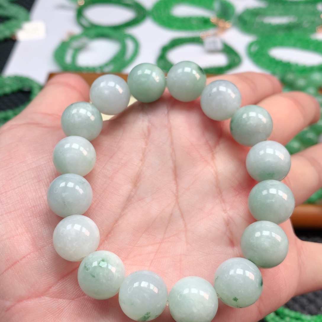 翡翠手链未镶嵌翡翠