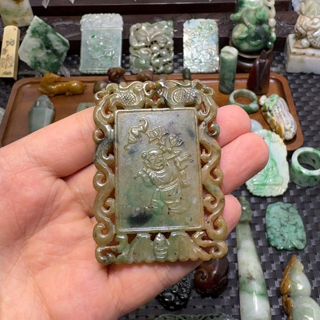 翡翠未镶嵌颈饰爱****你翡翠颈饰未镶嵌