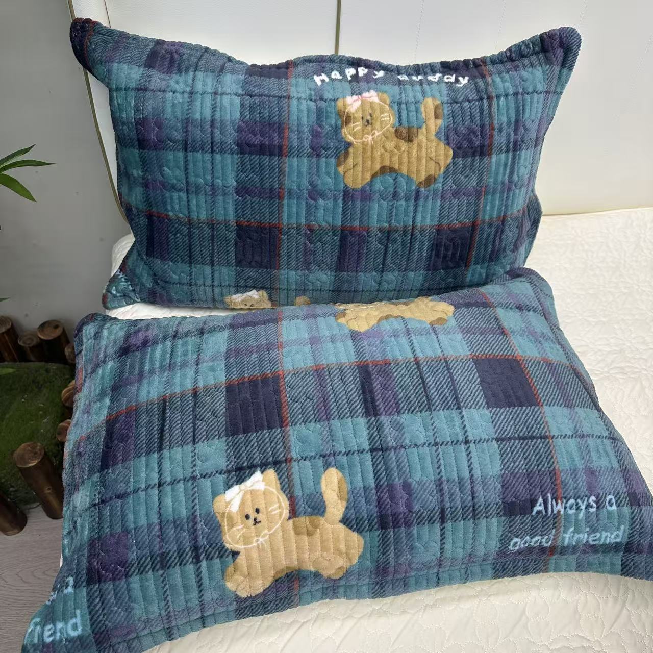 【秋冬新品】小猫-绿-唐锦绒牛奶绒枕套【48*74一对装】亲肤可机洗