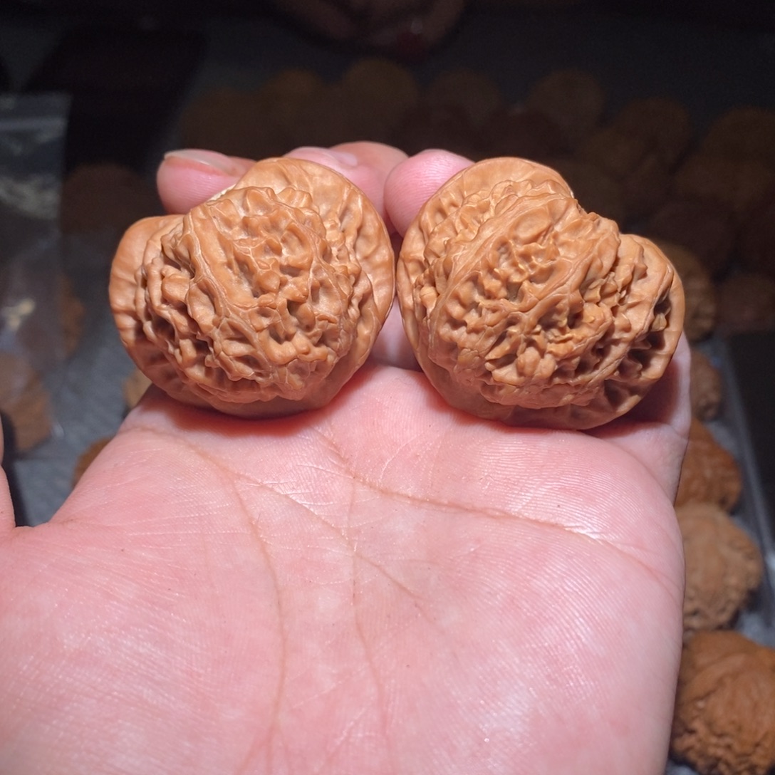 桃核吊坠43宫灯。    