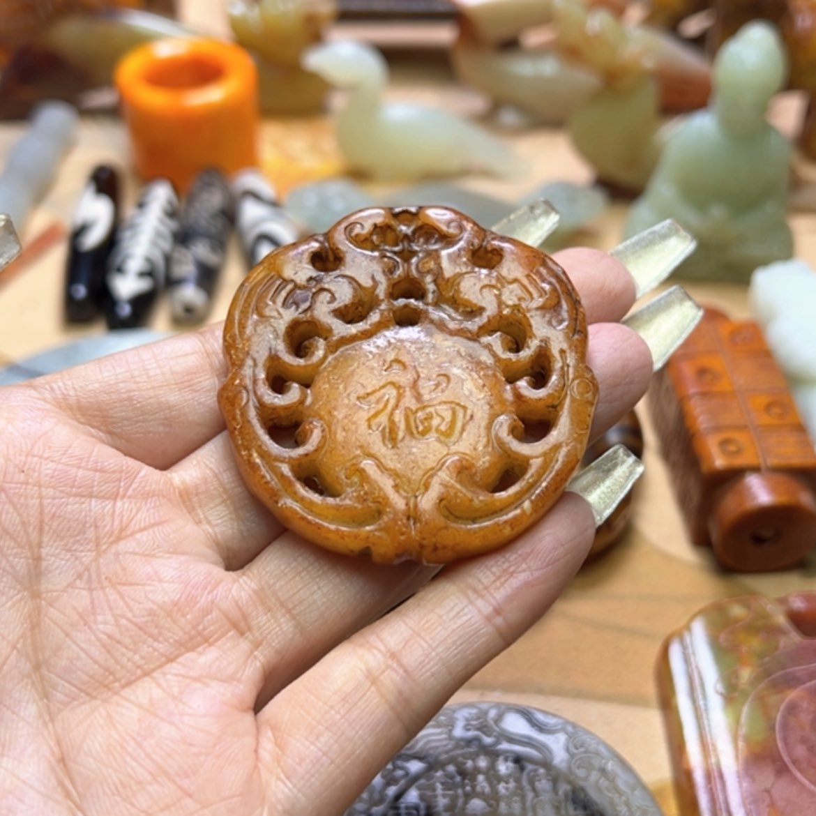 【闪购商品】蛇纹石玉颈饰未镶嵌