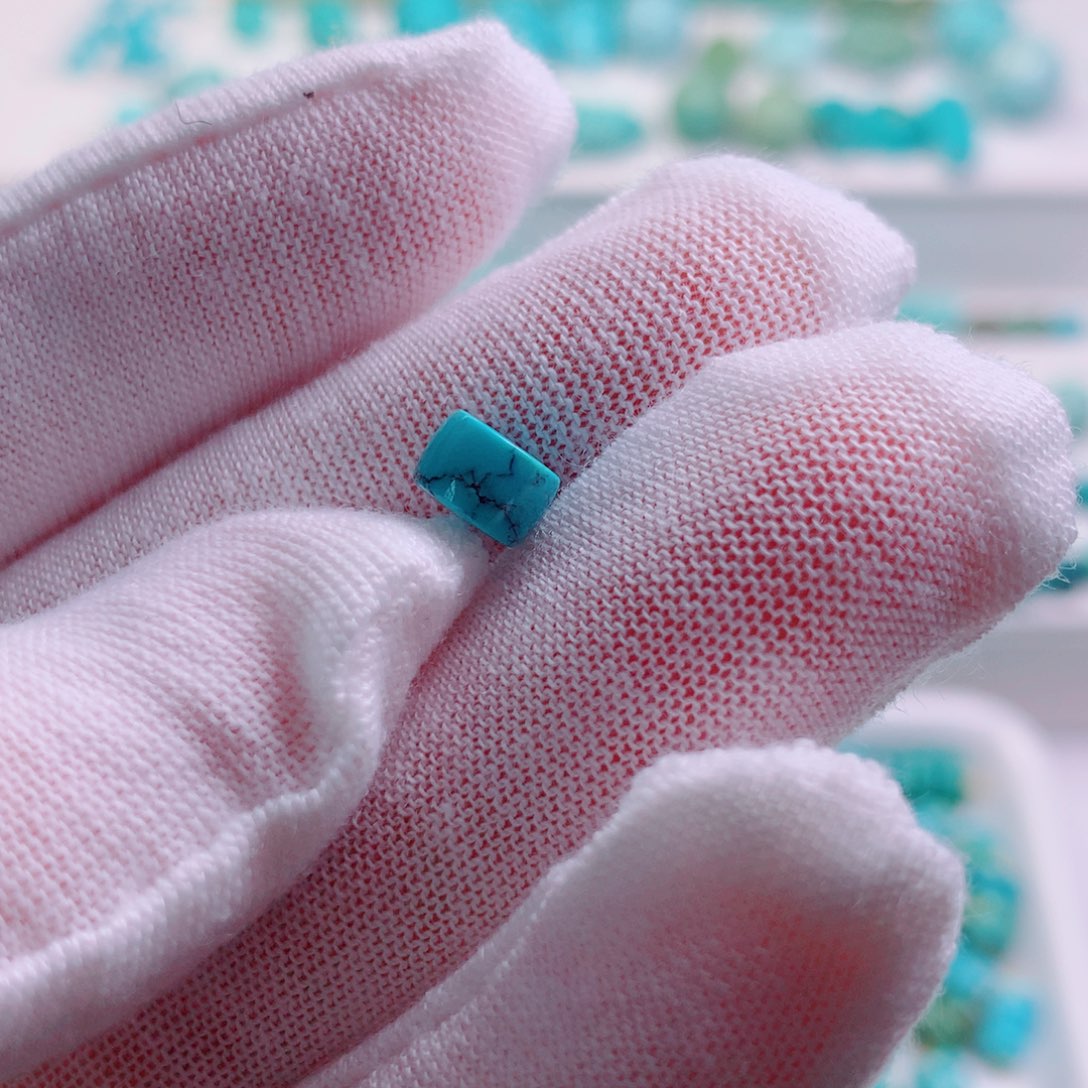 绿松石未镶嵌挂件