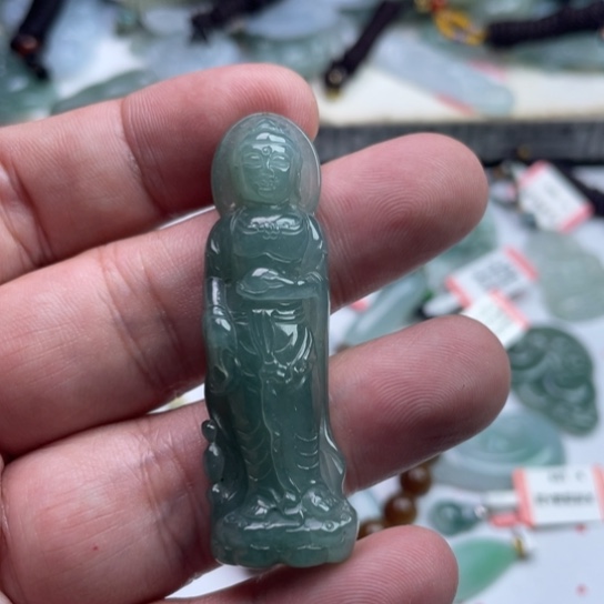 颈饰未镶嵌翡翠挂件