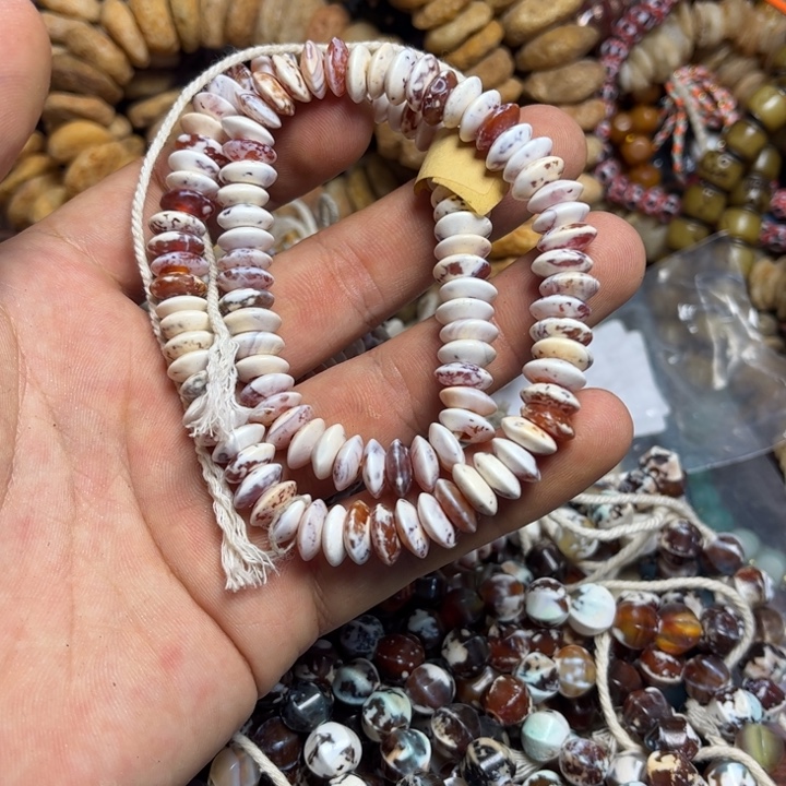 颈饰玻璃2836。1条