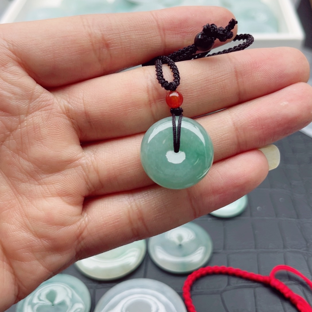 翡翠未镶嵌颈饰天然翡翠