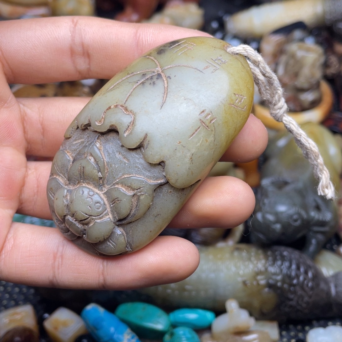 和田玉（糖玉）未镶嵌挂件