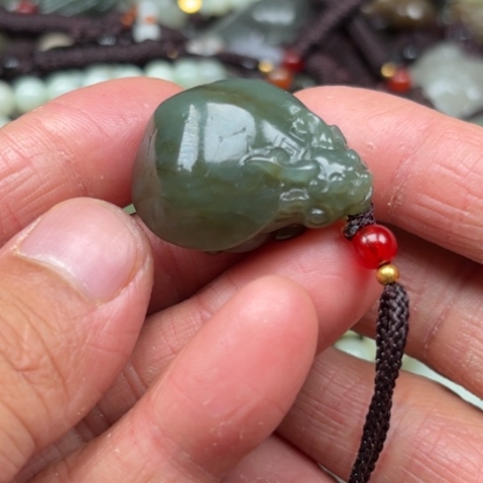 和田玉吊坠未镶嵌