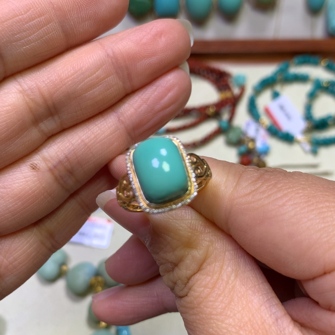 绿松石戒指18K金镶嵌