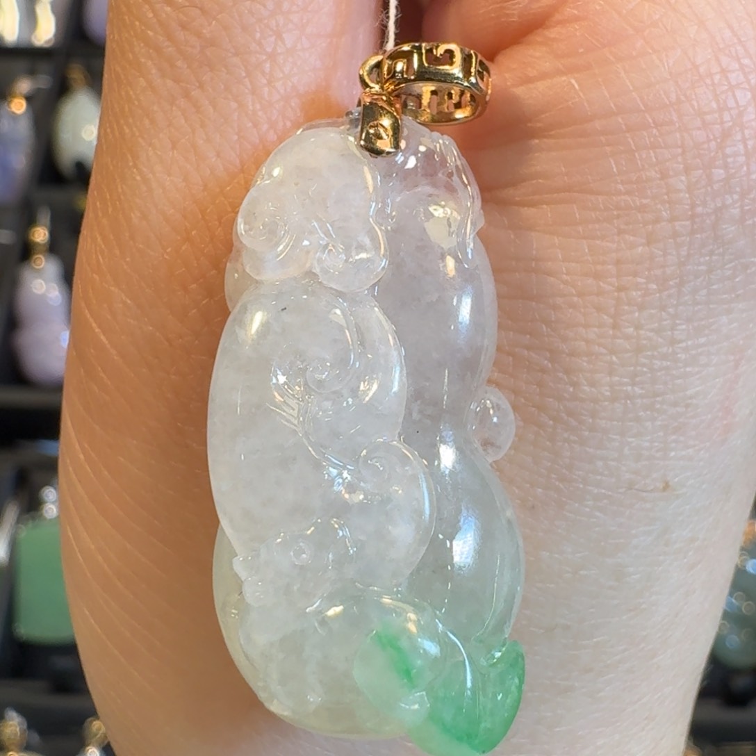 翡翠挂件18K金镶嵌如意