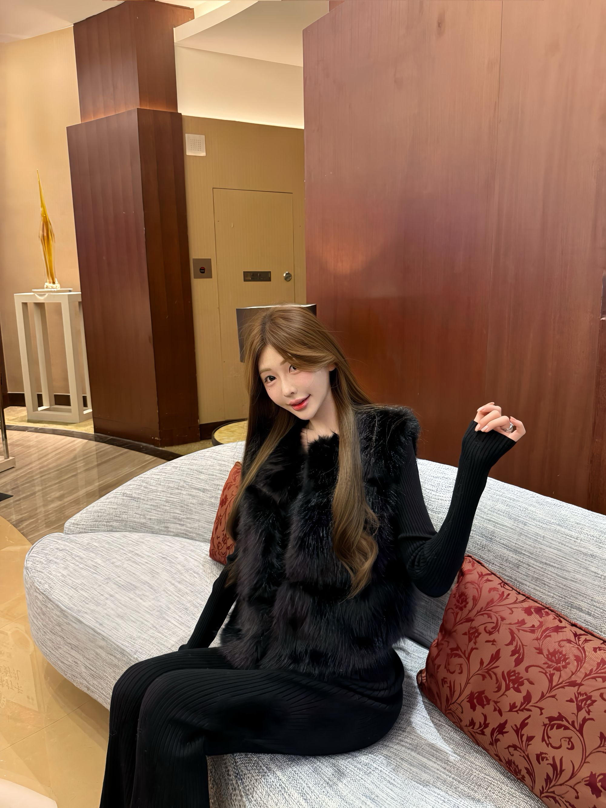 VK生态毛系列「SAGA」黑色仿狐狸毛马甲外套冬季气质秋冬轻奢日常