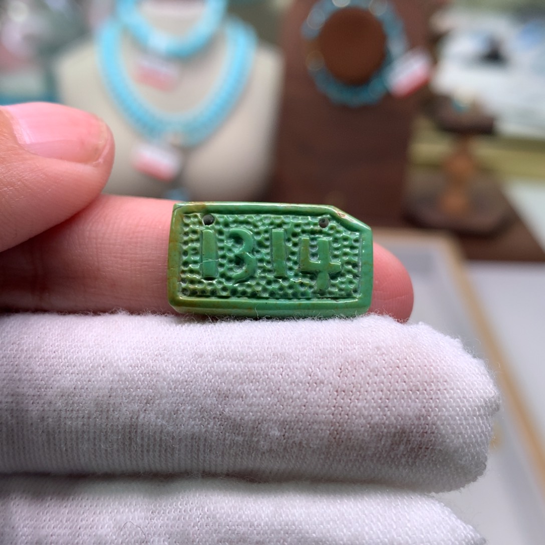 绿松石配饰未镶嵌