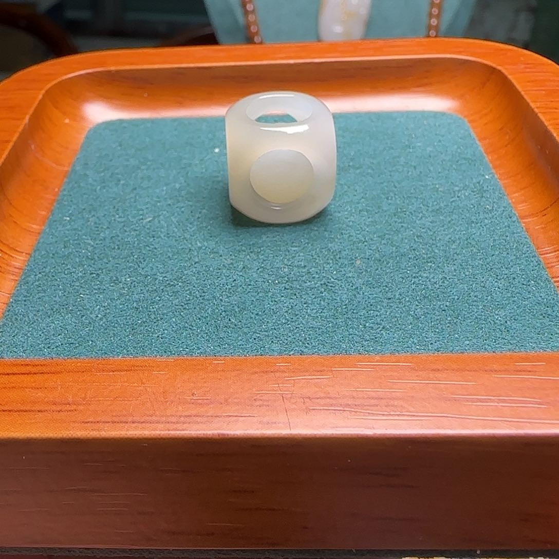 和田玉（糖玉）颈饰未镶嵌用****2