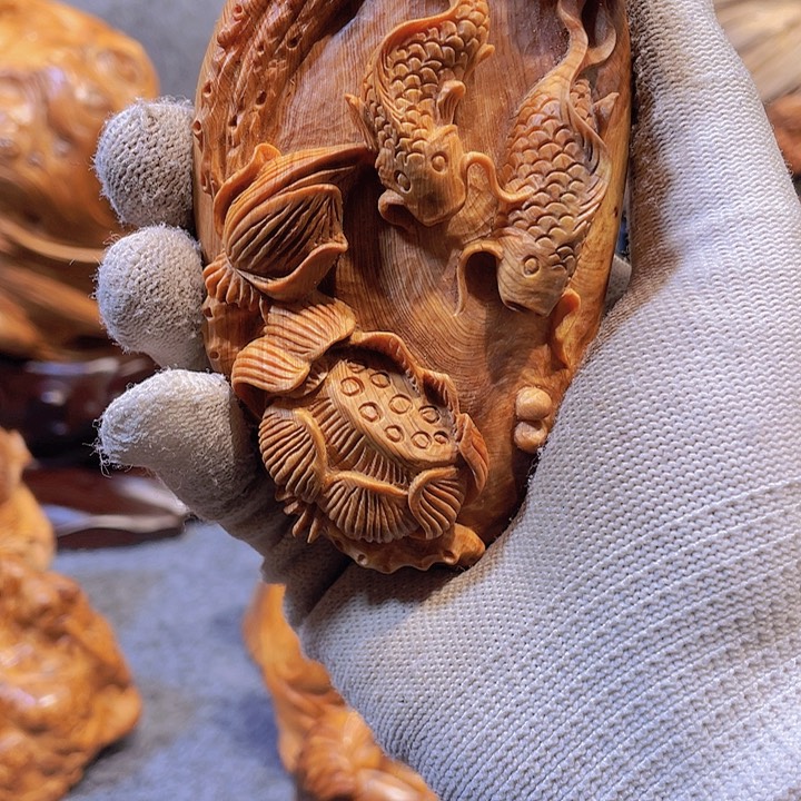 柏木s**l崖柏雕刻有鱼