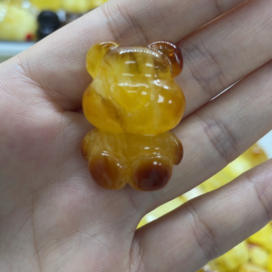 未镶嵌琥珀裸石6.4克小熊