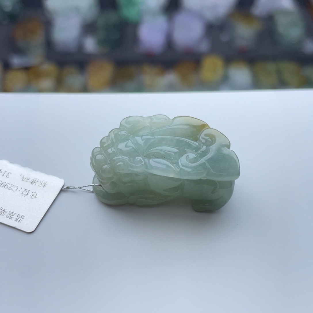 翡翠颈饰未镶嵌貔貅