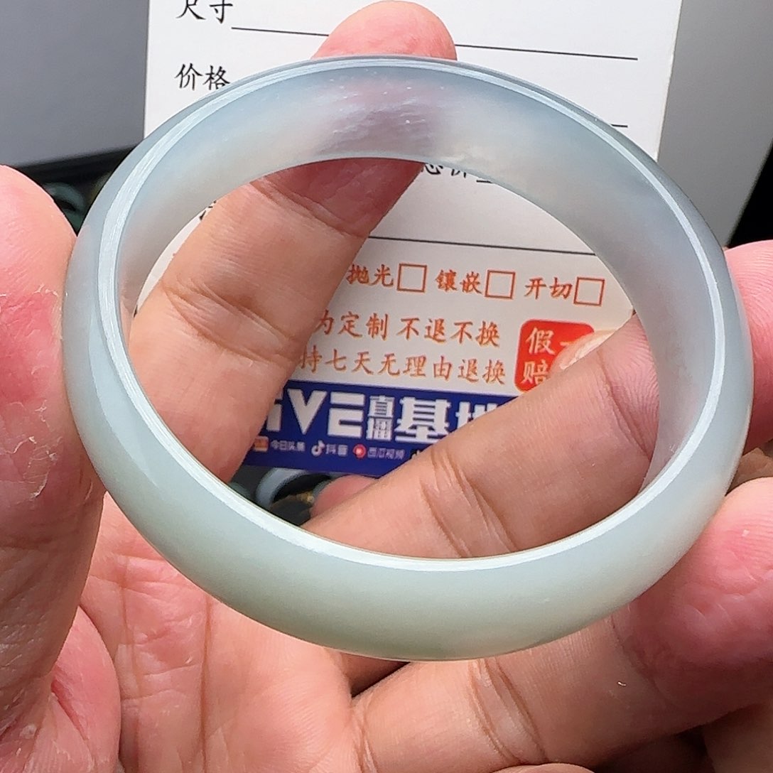 定制翡翠未镶嵌白冰透手胶感手镯不退不换