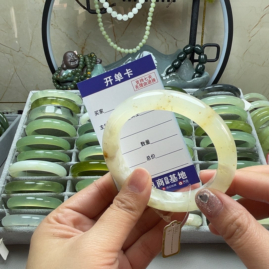 蛇纹石玉未镶嵌手镯微瑕