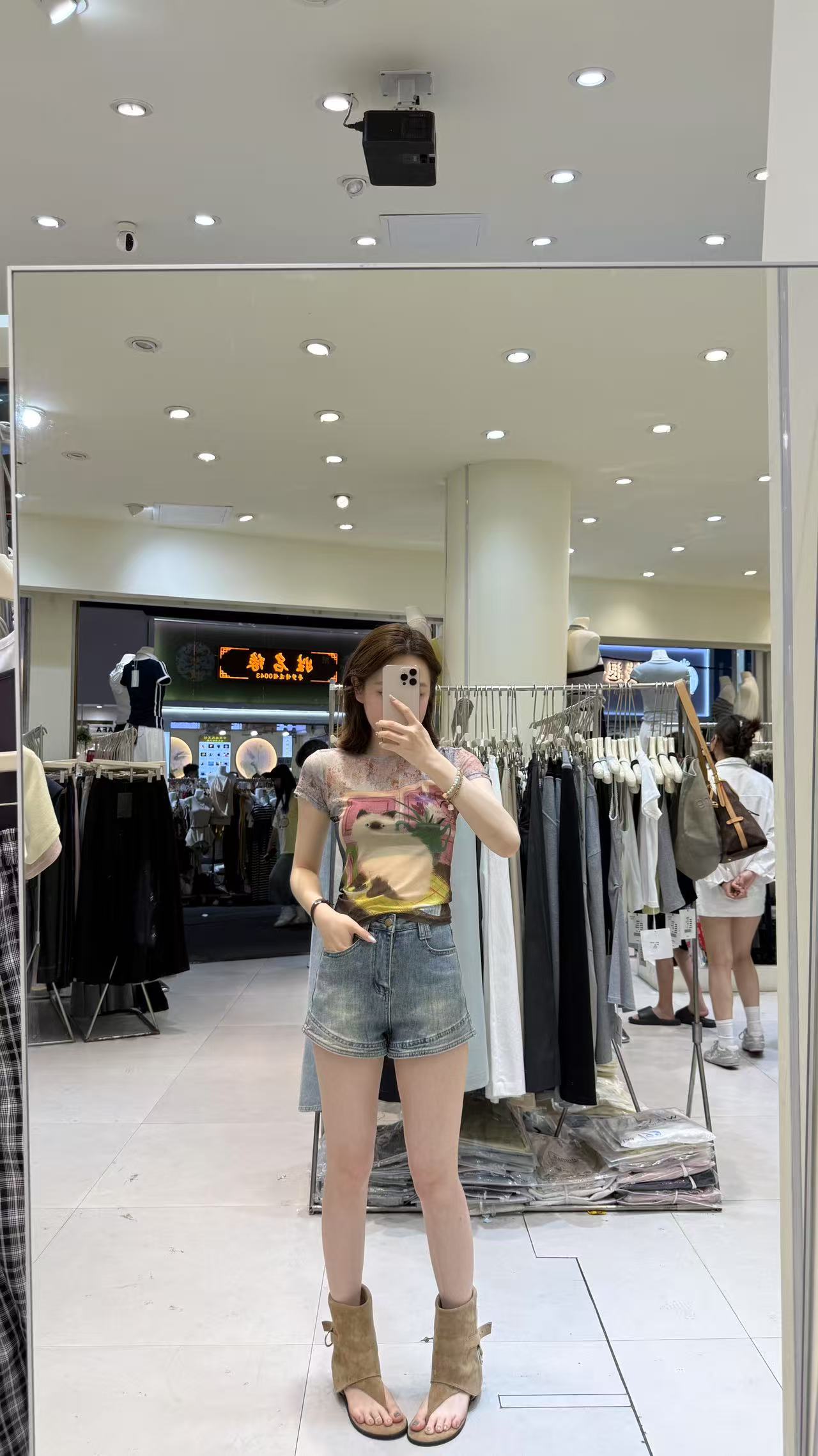 多巴胺复古正肩女夏季新款猫咪印花修身显瘦上衣