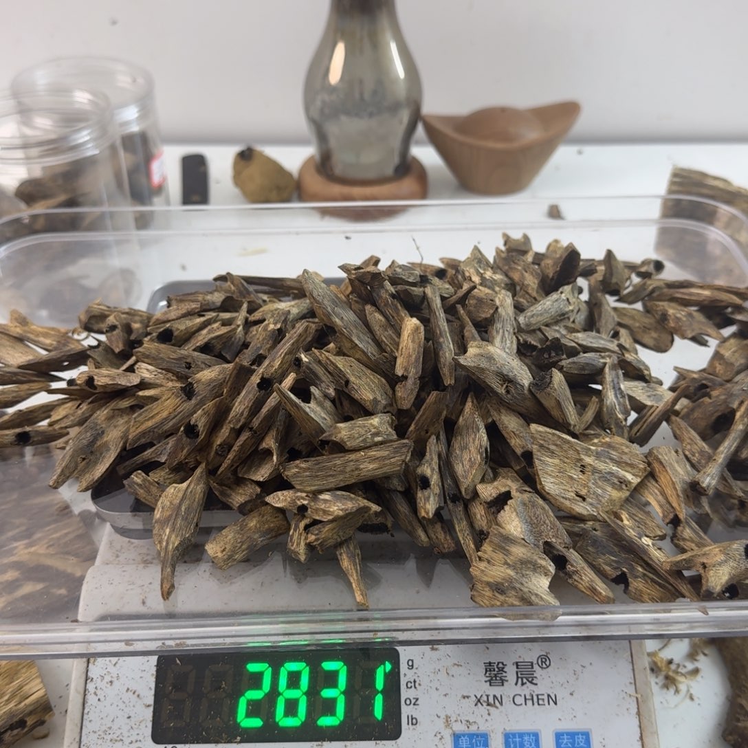 张***青沉香碎屑沉香绿绮楠沉香282克
