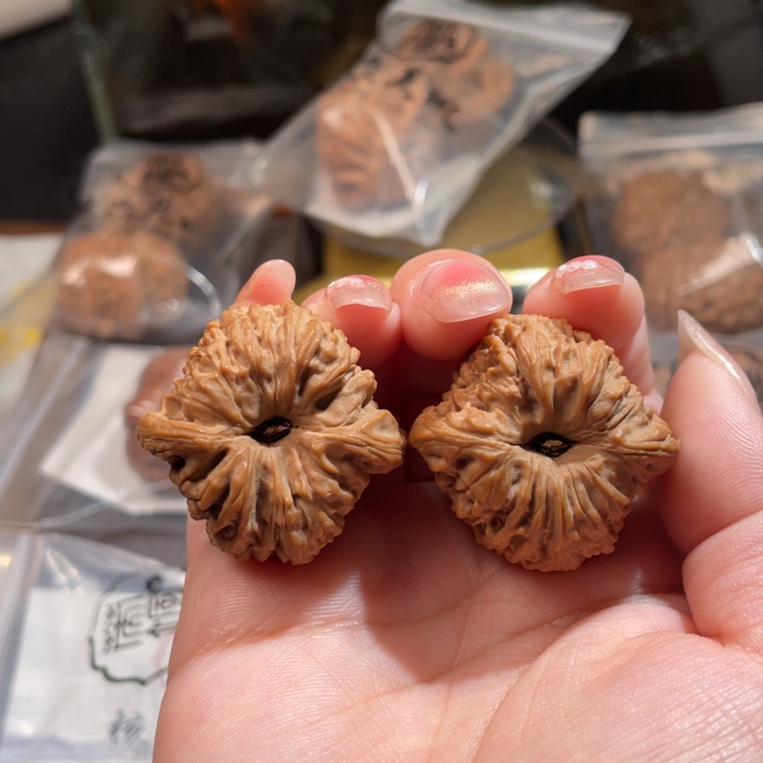 文玩核桃吊坠u****736南将石