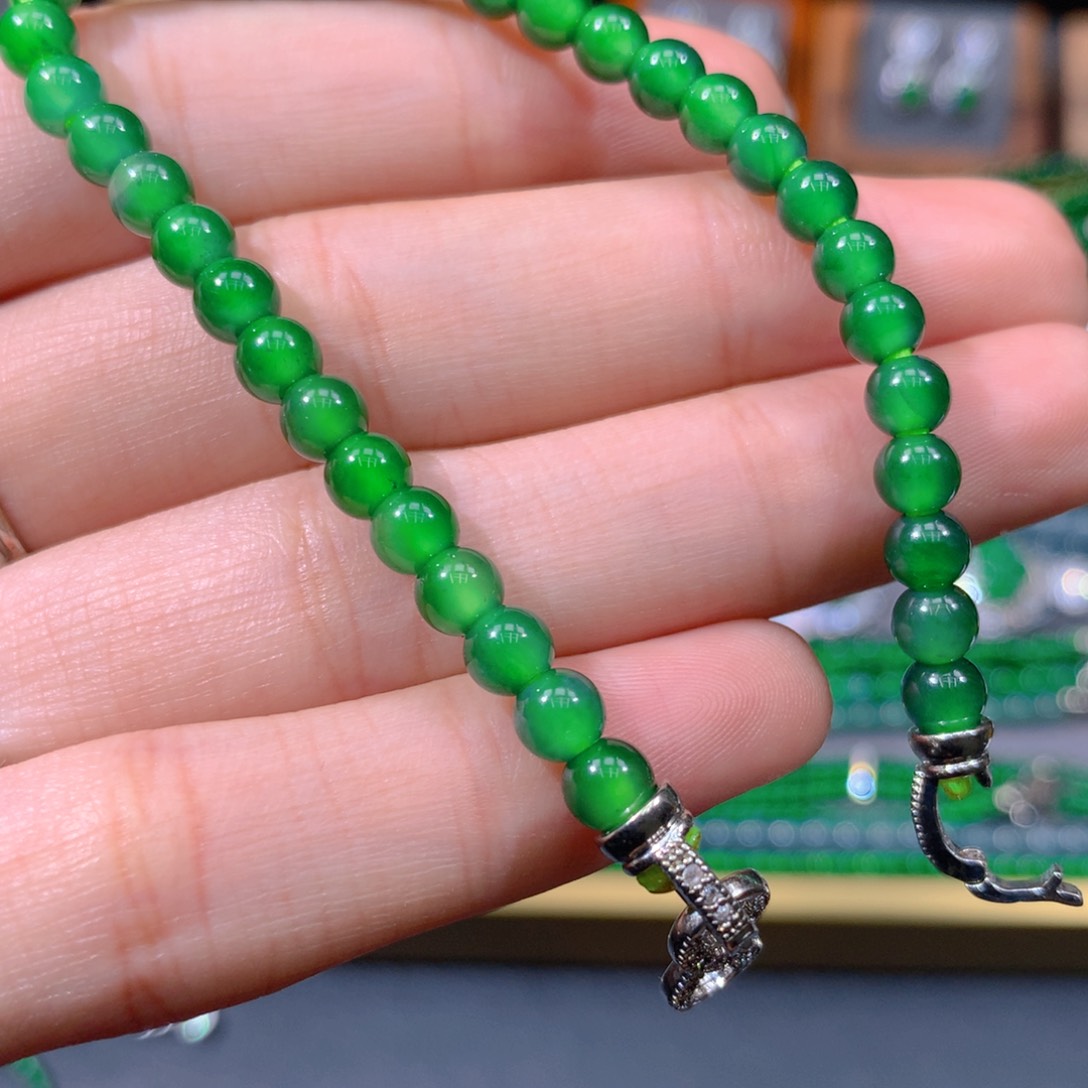 翡翠手链未镶嵌天然翡翠
