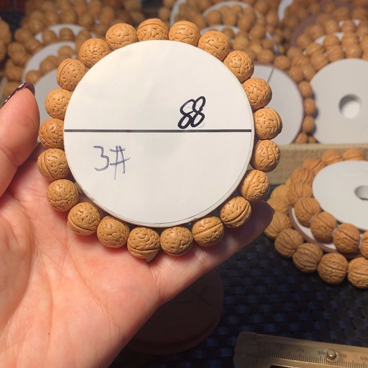 桃核手串不*3号链接。。。。。。