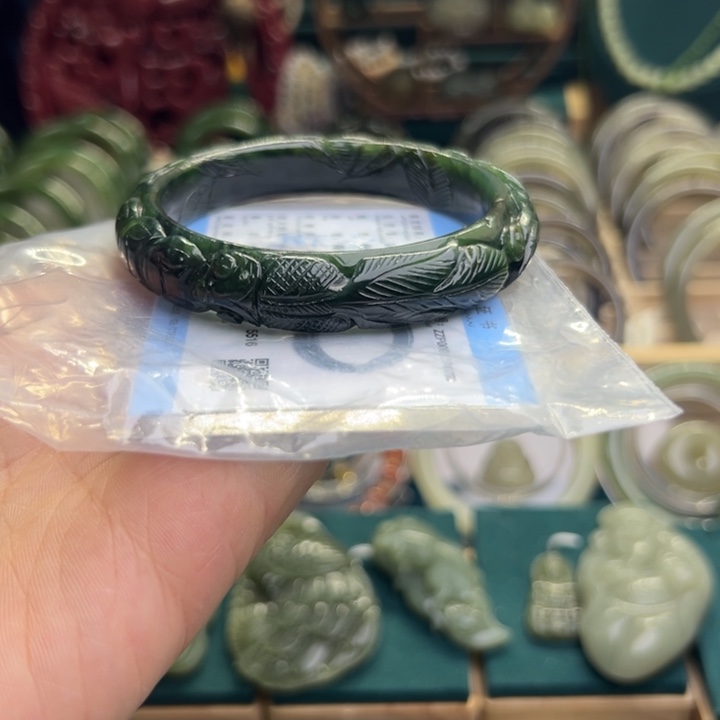 和田玉手镯未镶嵌59.5圈围4709