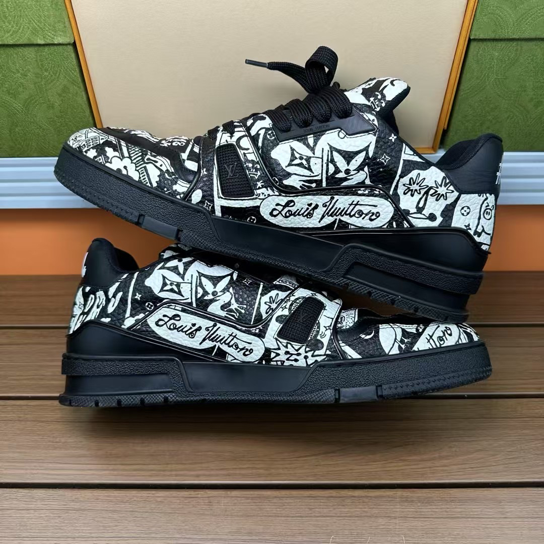 95新 LouisVuitton/路易威登 板鞋/ trainer 涂鸦 黑白/43码 