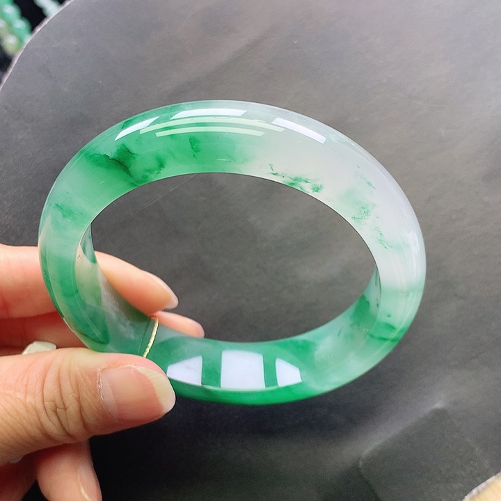 石英质玉未镶嵌手镯