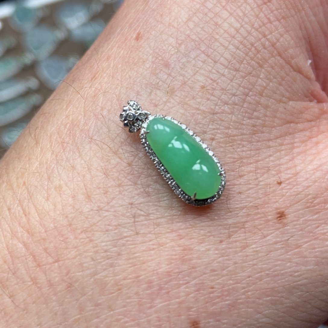 翡翠颈饰18K金镶嵌豆子