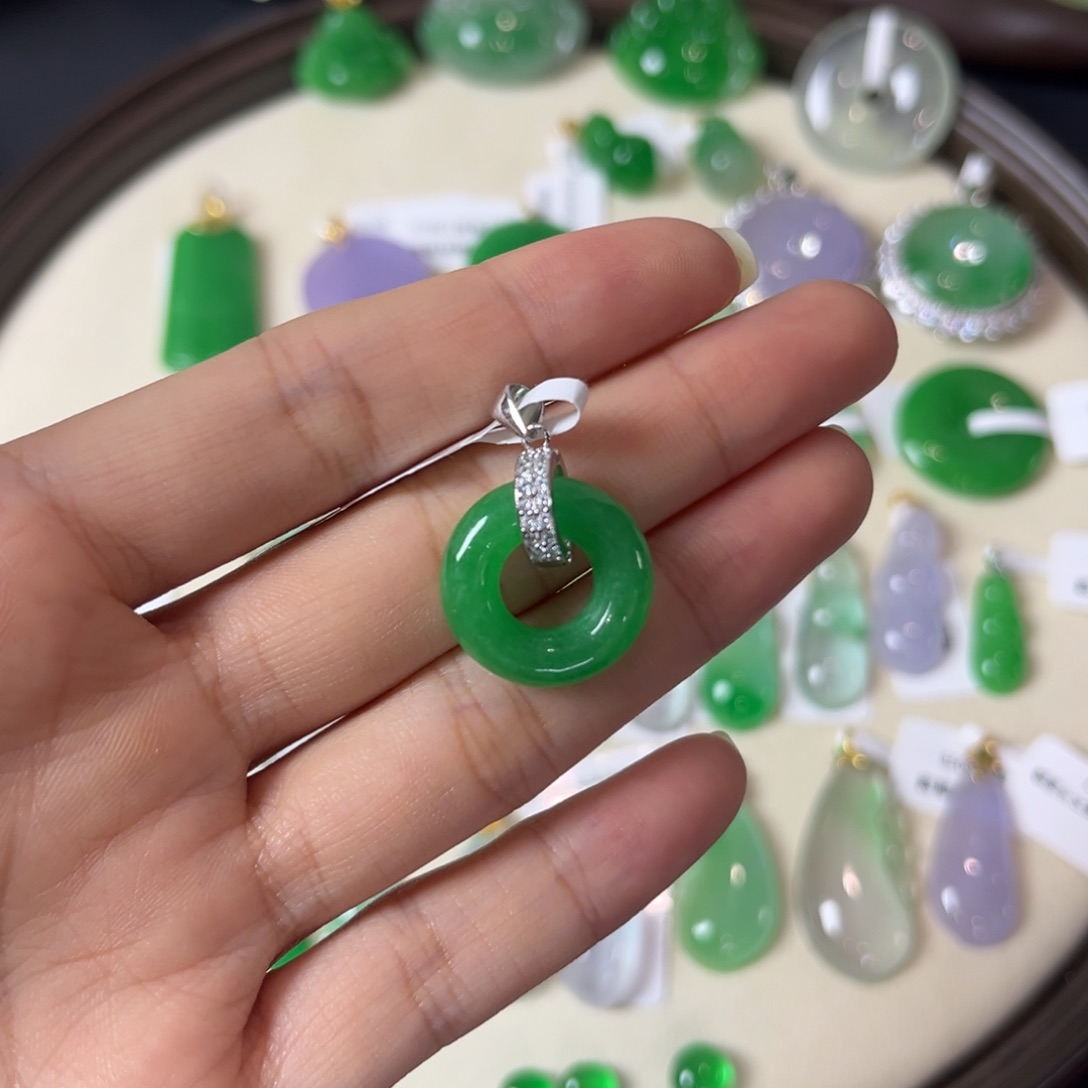 丹****学甜甜圈直播编号Q9956