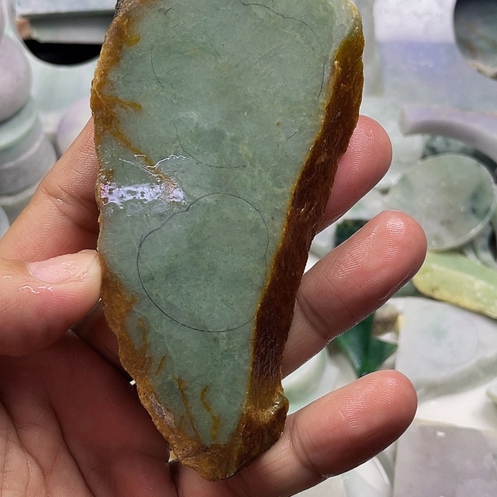颈饰未镶嵌翡翠天然翡翠边角料