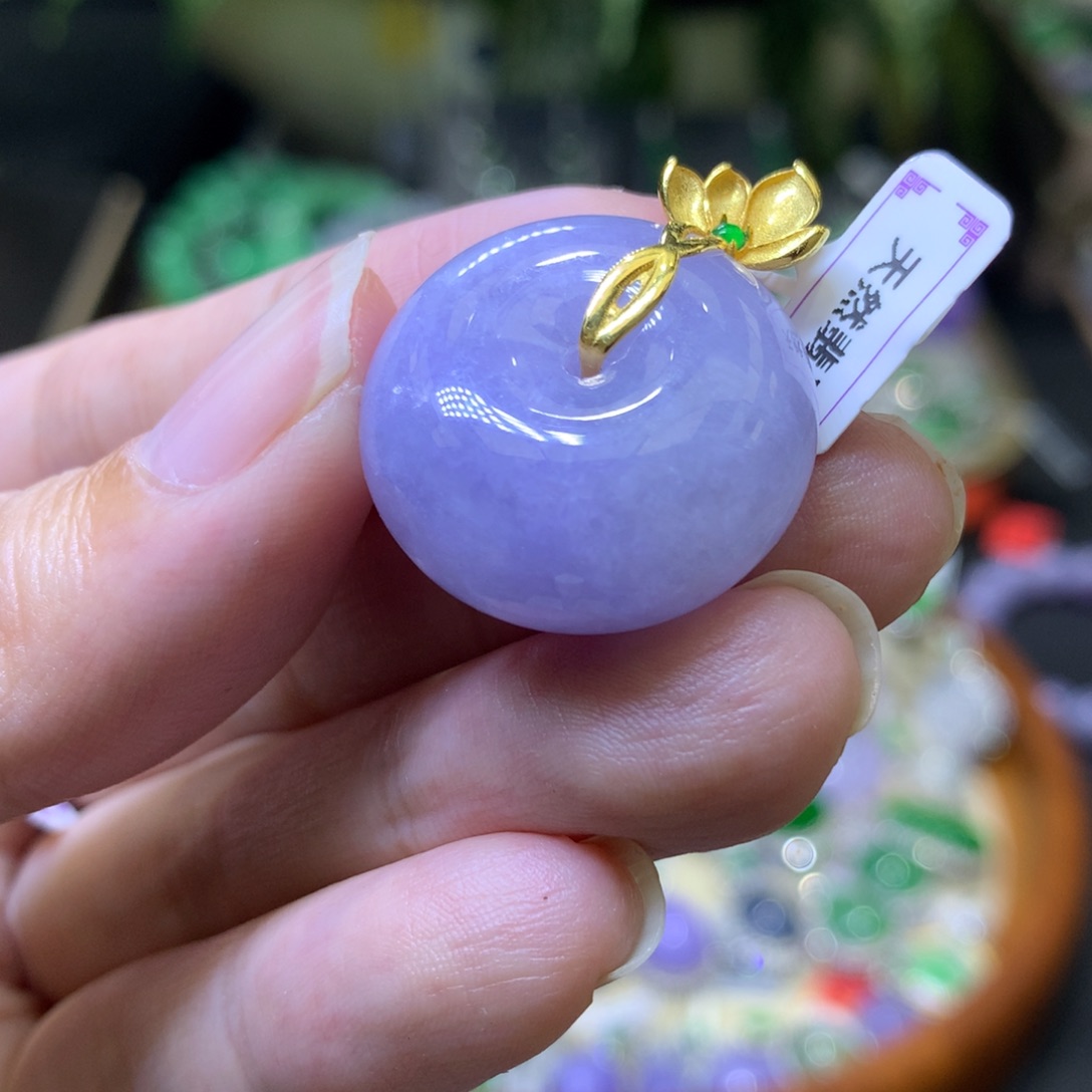 颈饰18K金镶嵌翡翠