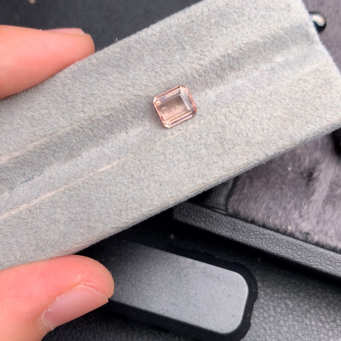 天然裸石碧玺未镶嵌