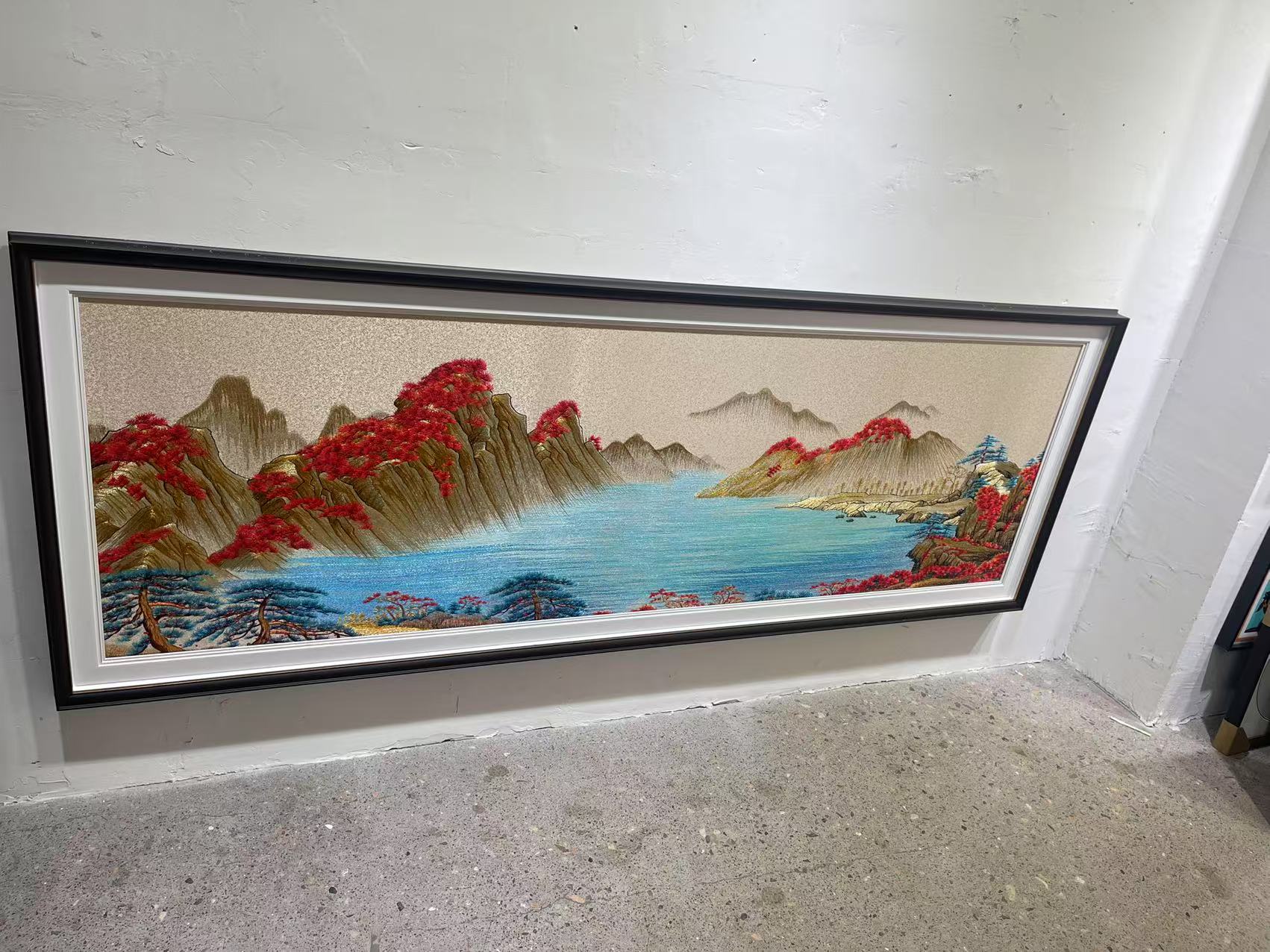 鸿运当头织锦绣实木框高端刺绣背景沙发80*220