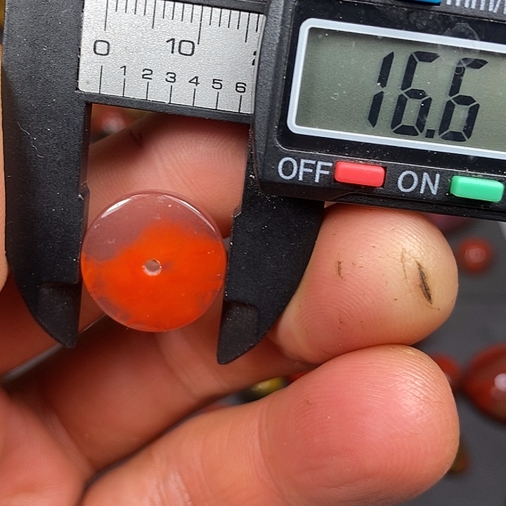 南红玛瑙未镶嵌车挂