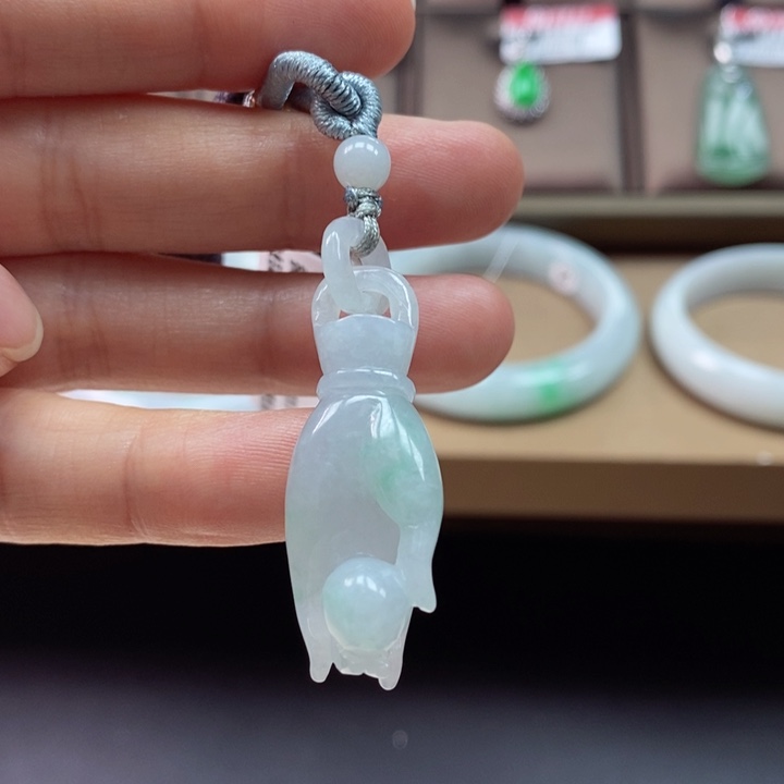 翡翠颈饰未镶嵌佛手