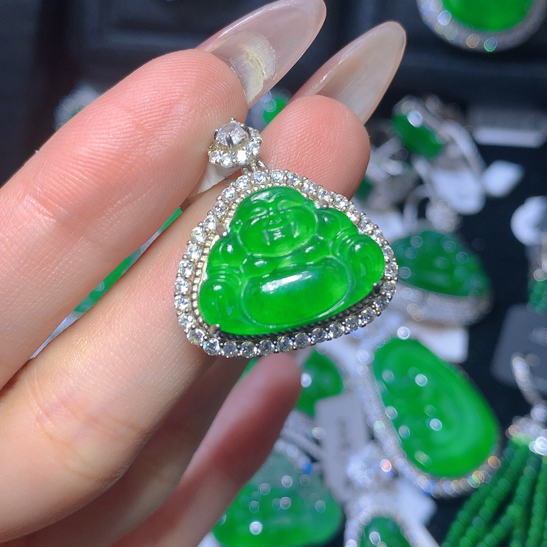 翡翠颈饰银S925镶嵌翡翠