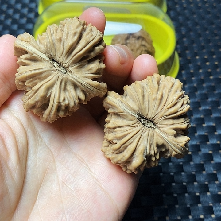 文玩核桃吊坠四座楼
