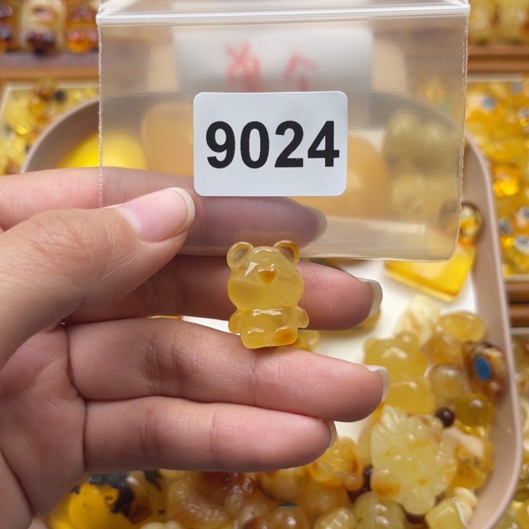 未镶嵌琥珀珠宝奇石