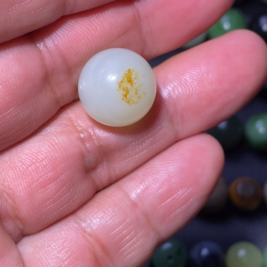 众***）和田玉（糖玉）未镶嵌珠宝半成品