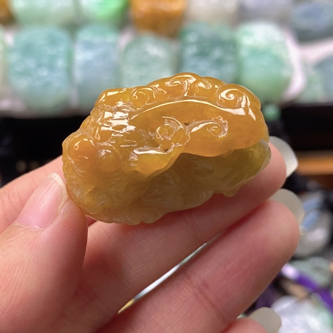 I***I翡翠未镶嵌颈饰翡翠