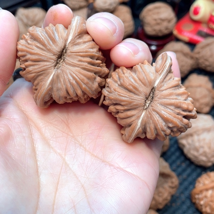 文玩核桃核桃手把件四座楼4.3全品无修。