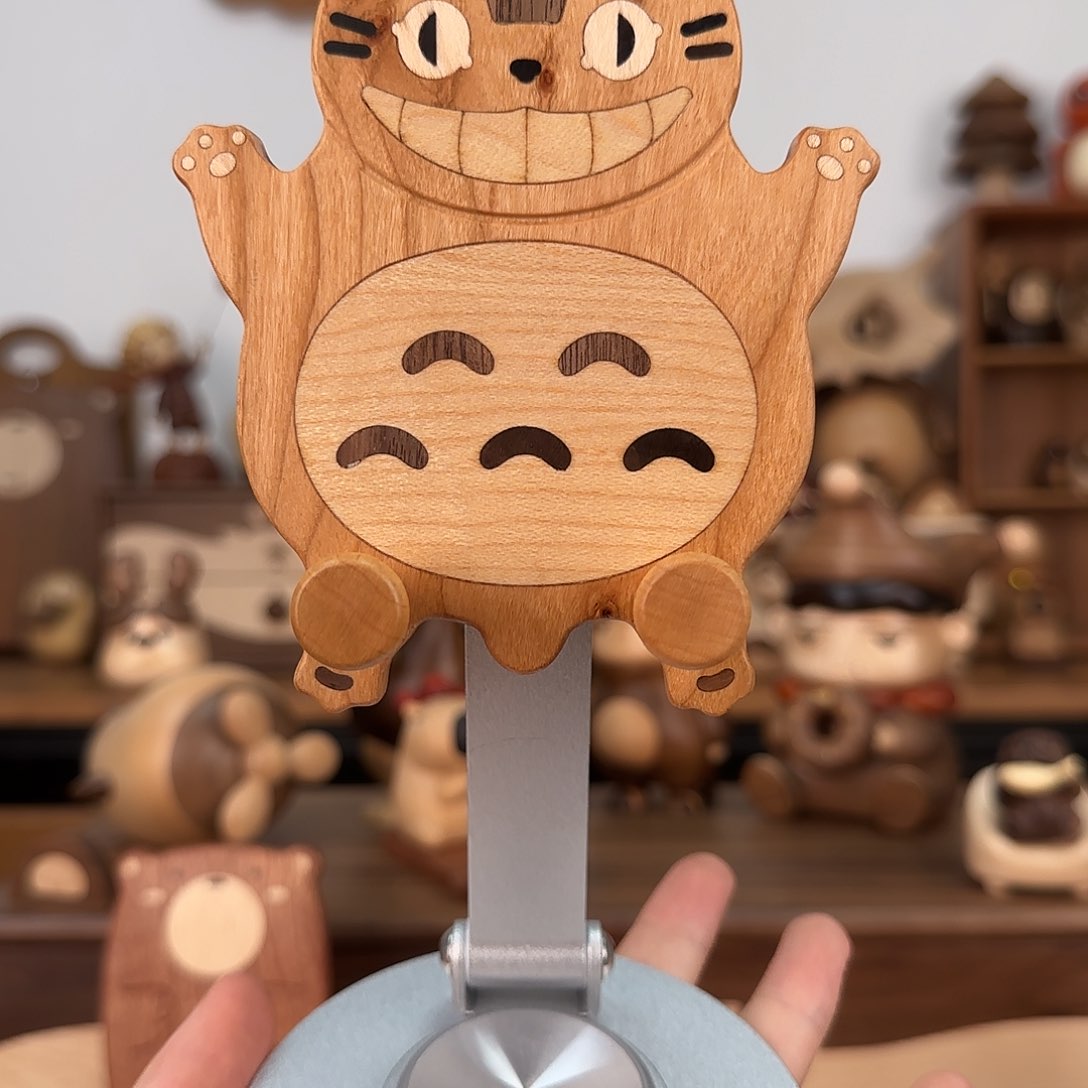 木龙猫巴士樱桃木手机支架