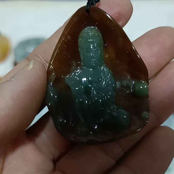 翡翠颈饰未镶嵌吊坠