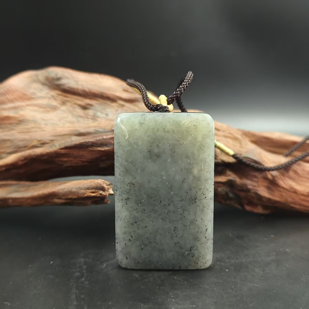 Q和田玉无事牌吊坠2246