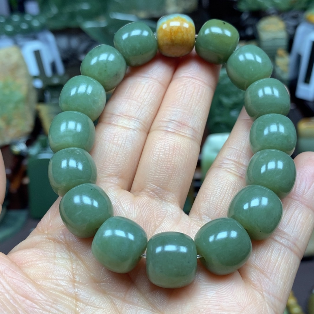 岫岩河磨玉（透闪石质玉）未镶嵌把件