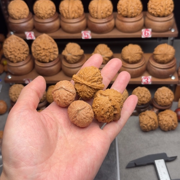 吊坠文玩核桃白狮子送手捻