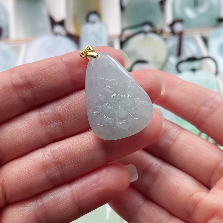 翡翠颈饰未镶嵌翡翠商品链接